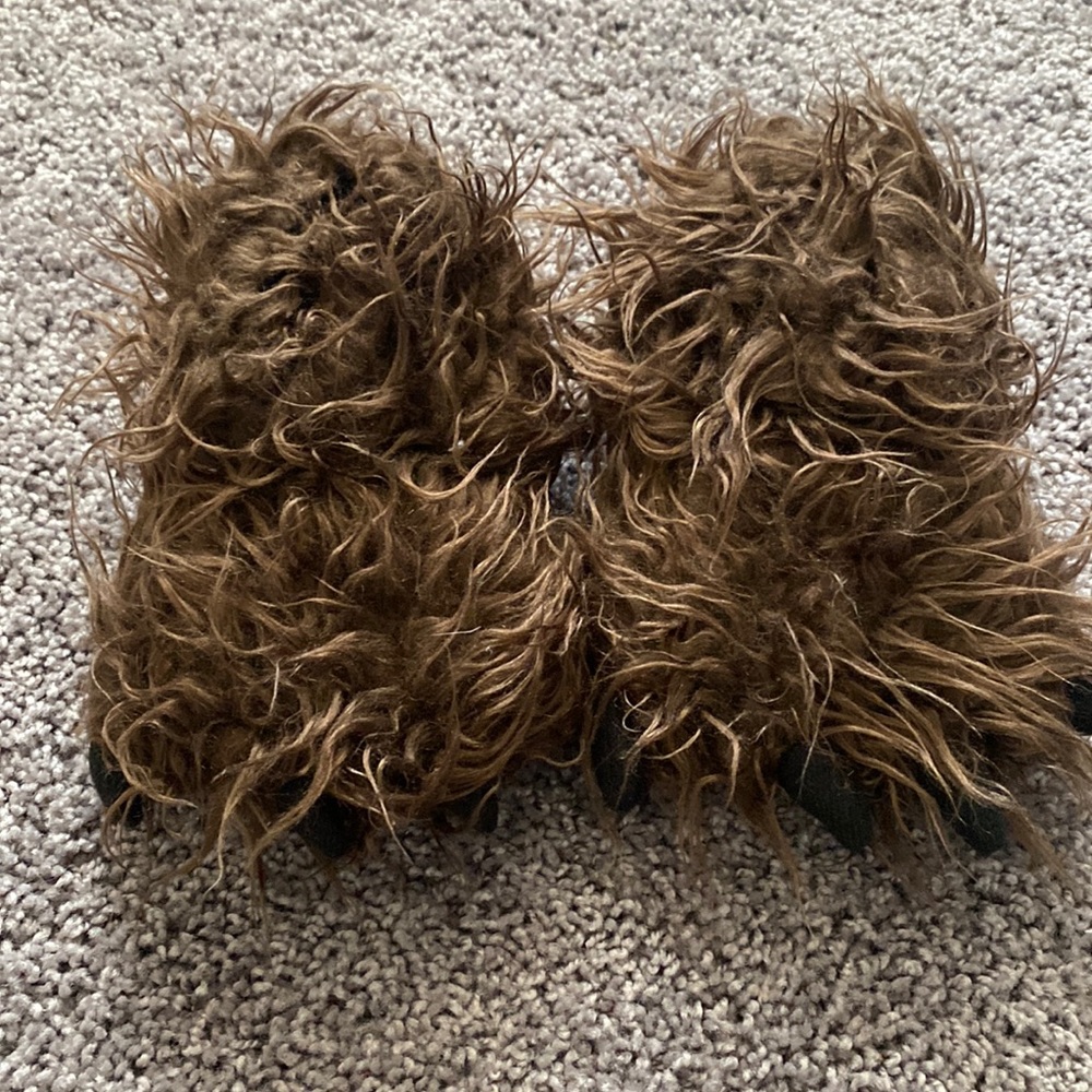 Lazy one slippers. Like new condition! Size XS (kids 5-8)